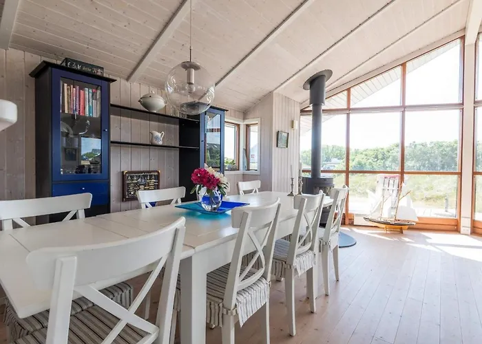 6 Person In Fano-by Traum *